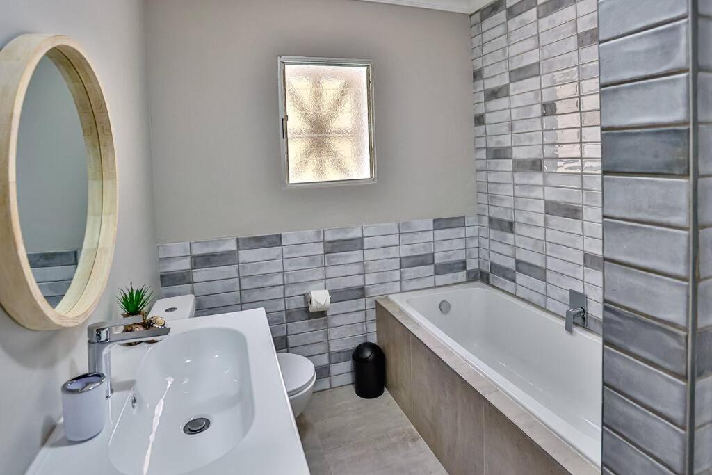 Apartament Large Sea View, Walk To Eateries, Loadshed Free Ballito Zewnętrze zdjęcie